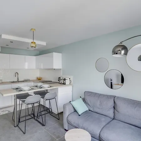 Le Galet, De Standing, Hyper Centre, Parking Prive, A 100 M De La Apartment Antibes