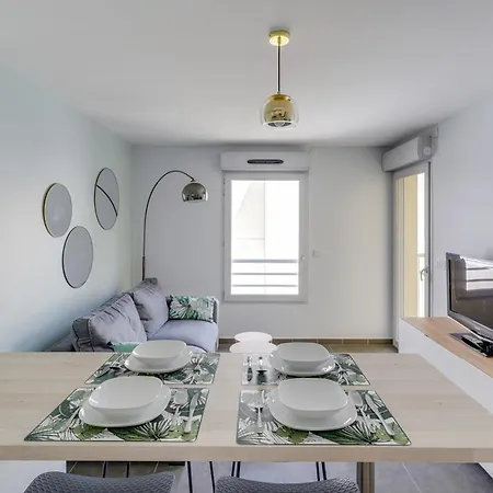 Le Galet, De Standing, Hyper Centre, Parking Prive, A 100 M De La Apartment Antibes